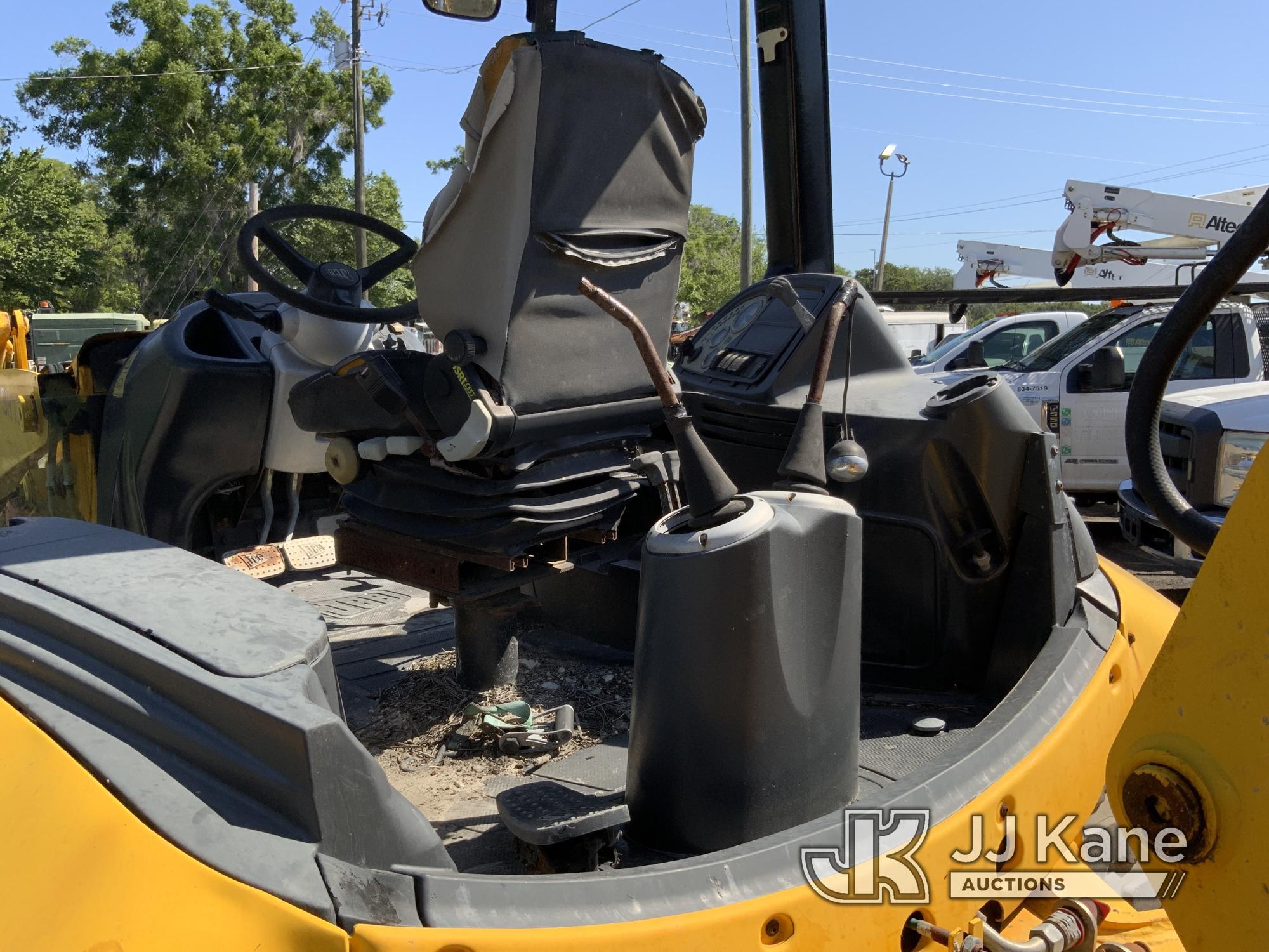 (Tampa, FL) 2003 JCB 214 Tractor Loader Extendahoe Runs, Moves & Operates) (Hydraulic Leak, Bad Brak