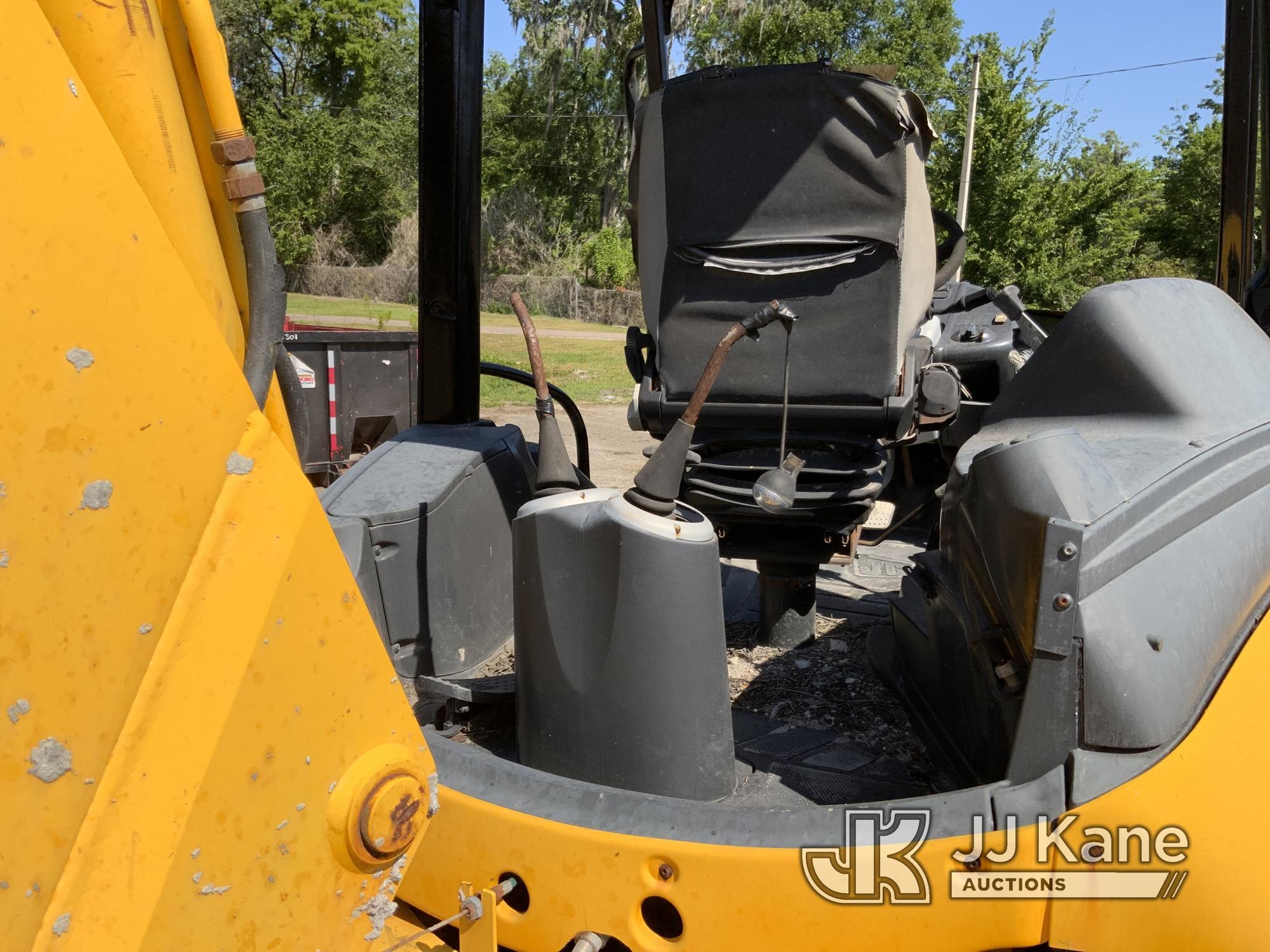 (Tampa, FL) 2003 JCB 214 Tractor Loader Extendahoe Runs, Moves & Operates) (Hydraulic Leak, Bad Brak