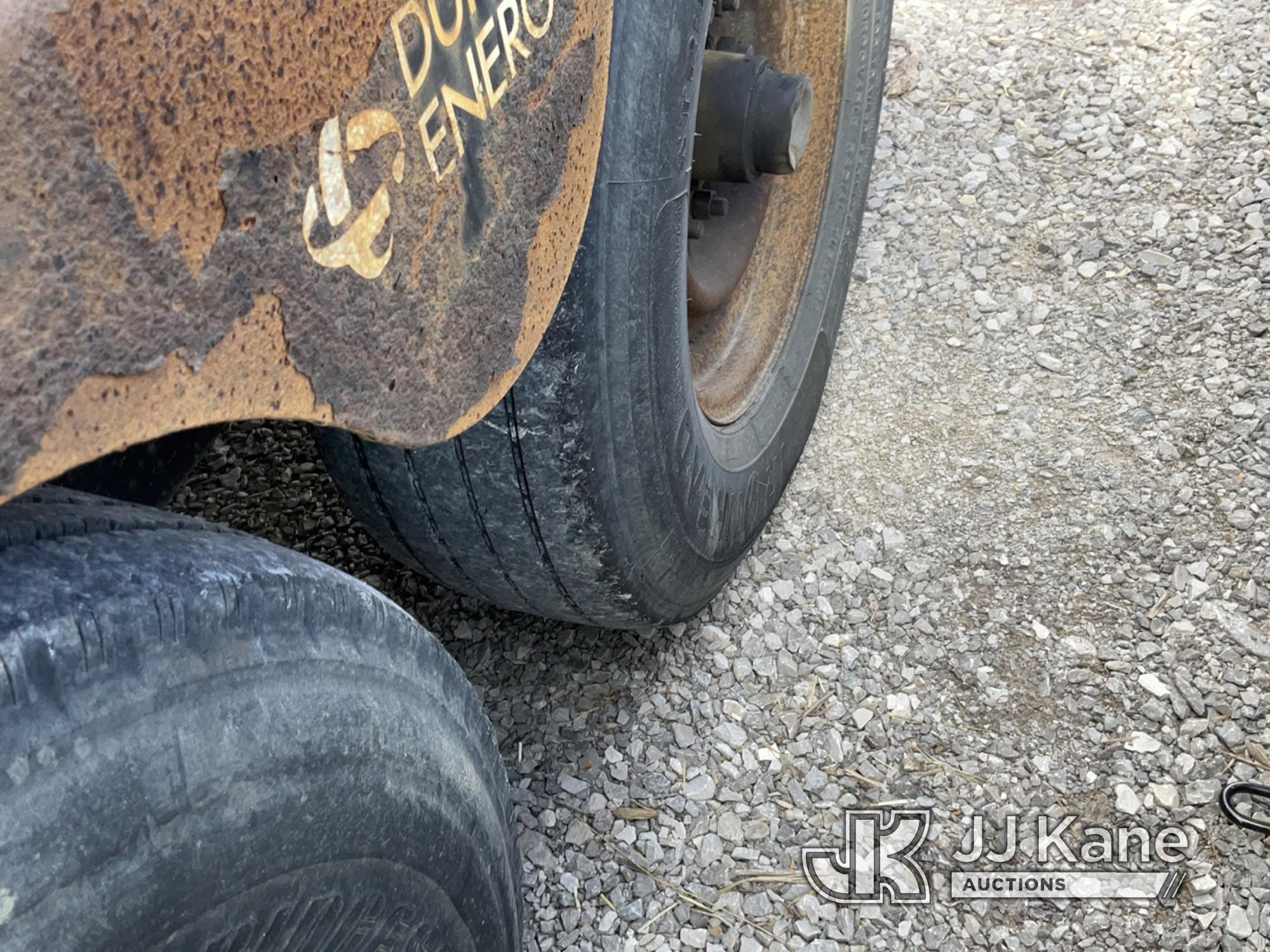 (Verona, KY) 2011 Eager Beaver SK6 T/A Tagalong Equipment Trailer Missing Ramp Chain, Rust Damage) (