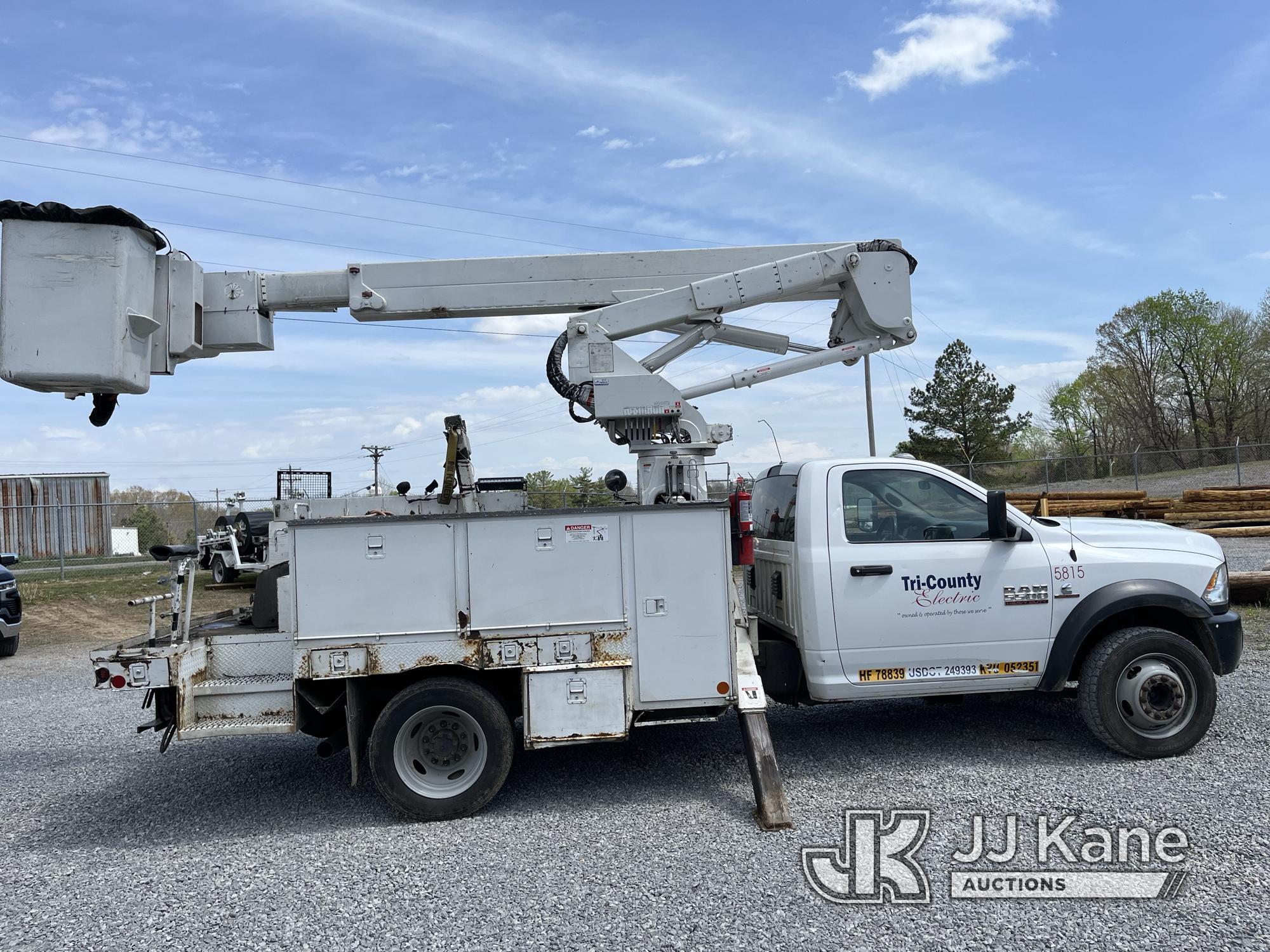 (Scottsville, KY) HiRanger/Terex TL37-M, Articulating & Telescopic Material Handling Bucket Truck mo