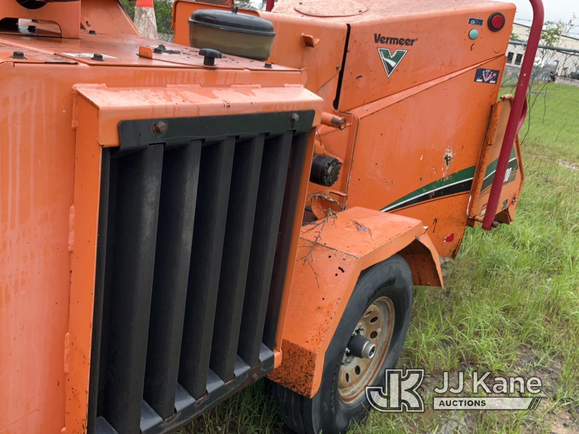 (Byram, MS) 2014 Vermeer BC1000XL Chipper (12in Drum), trailer mtd No Title, Jump to Start, Runs & O