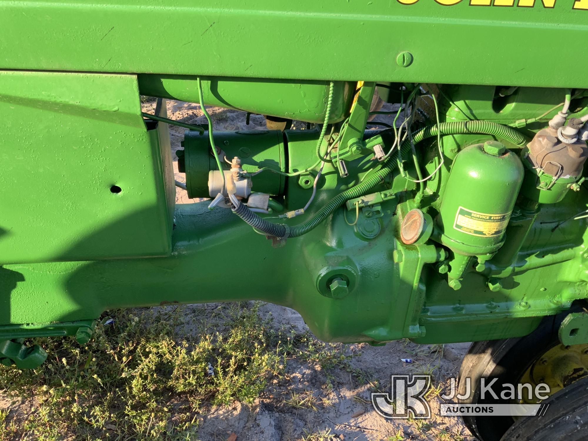 (Westlake, FL) 1949 John Deere Model MT Utility Tractor Not Running, Condition Unknown)( (Seller Sta