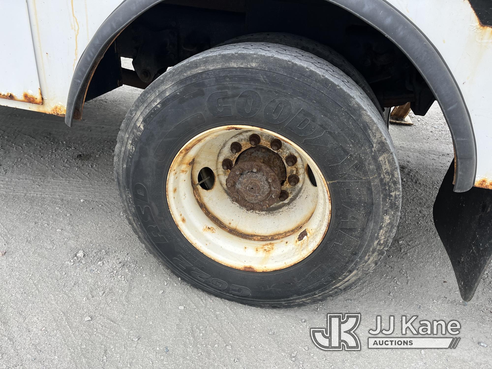 (Chester, VA) Altec AA55E, Material Handling Bucket Truck rear mounted on 2015 Freightliner M2 106 U