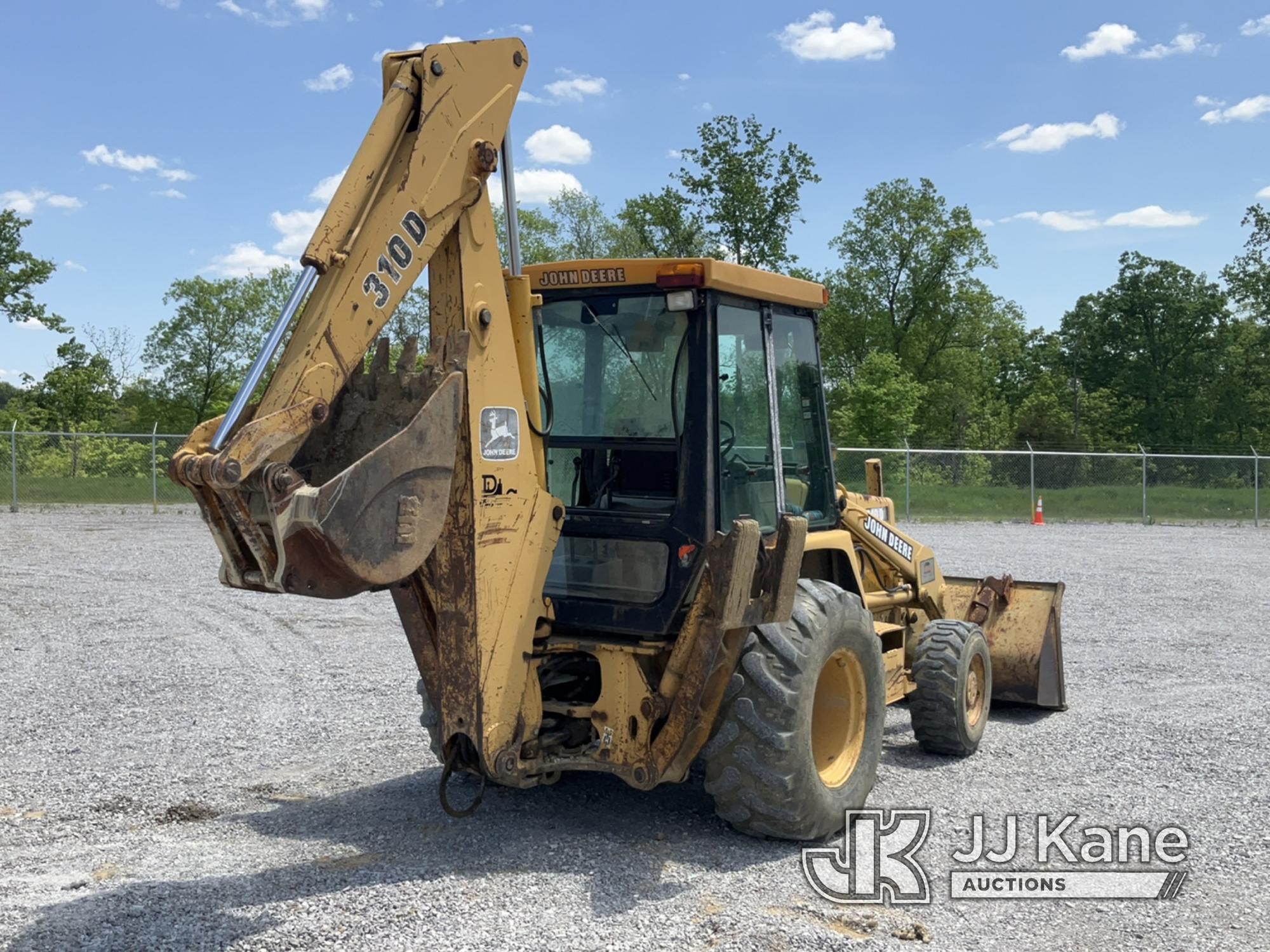 (Verona, KY) 1994 John Deere 310D 4x4 Tractor Loader Backhoe Runs, Moves & Operates) (Rust Damage