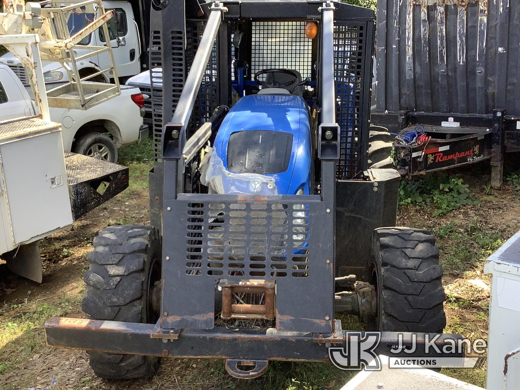 (Graysville, AL) 2019 New Holland TS6120 Utility Tractor Runs with Jump) (Does Not Move, Hydraulic L