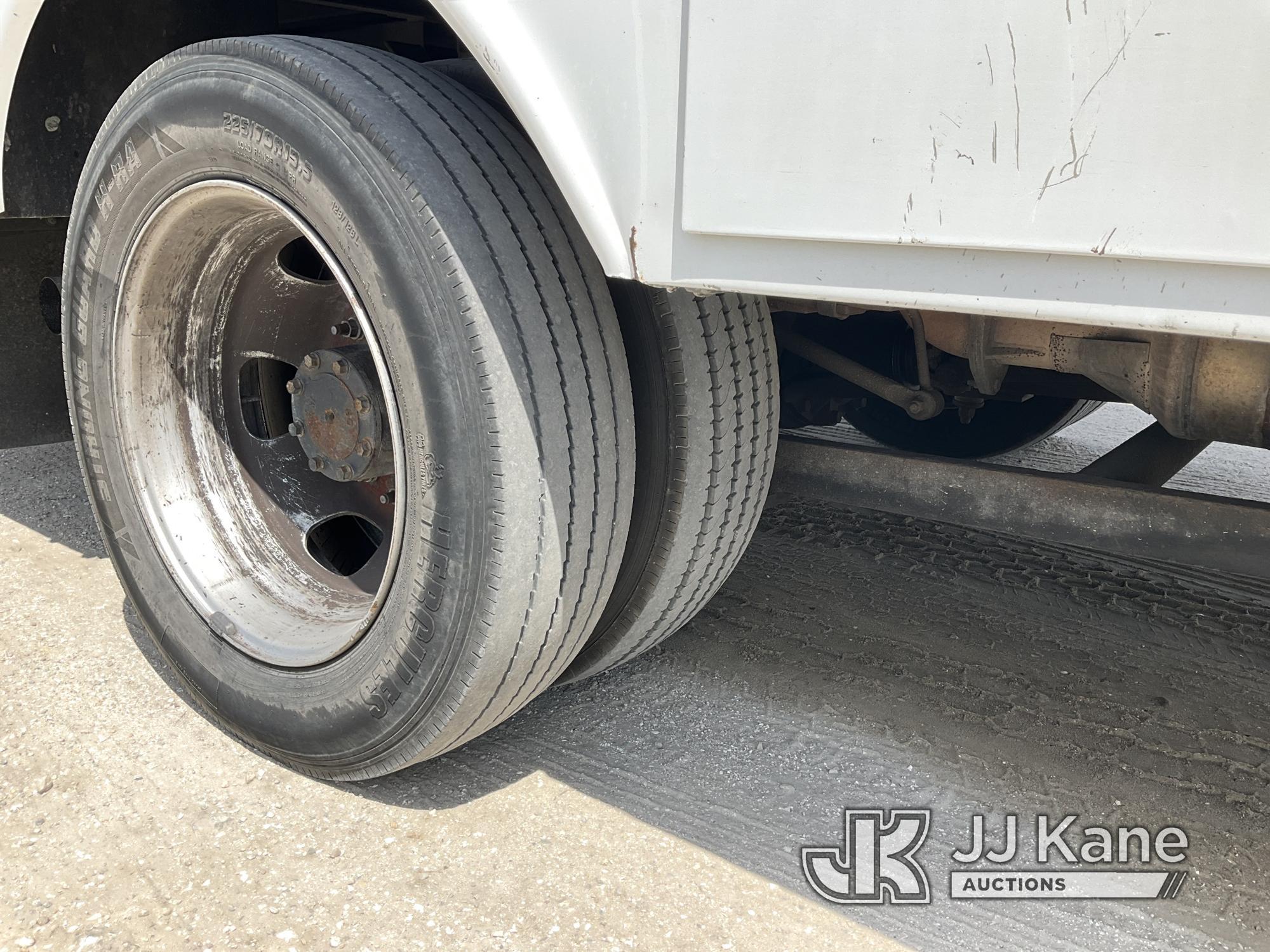 (Westlake, FL) Altec AT37G, Bucket Truck mounted behind cab on 2015 Ford F550 4x4 Flatbed/Utility Tr