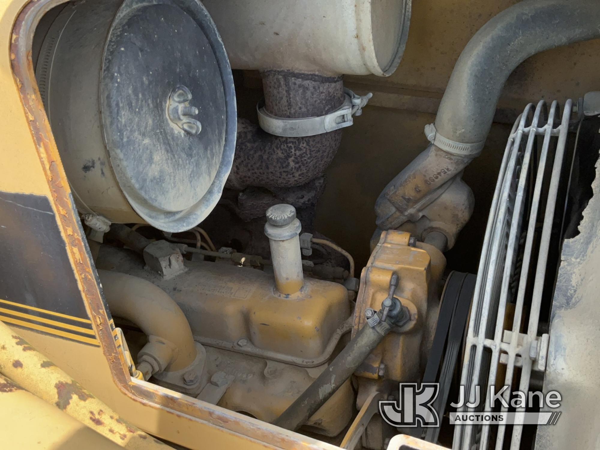 (Verona, KY) 1994 John Deere 310D 4x4 Tractor Loader Backhoe Runs, Moves & Operates) (Rust Damage