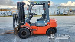(Riviera Beach, FL) Toyota 7FDU25 Pneumatic Tired Forklift, Loading Assistance Available Runs. Moves