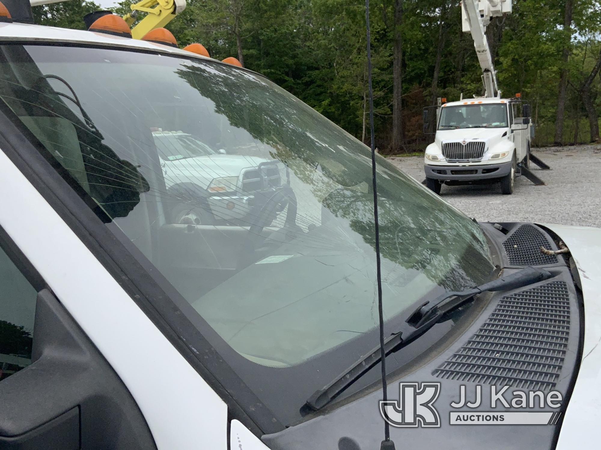 (New Tazewell, TN) Altec AT37G, Articulating & Telescopic Bucket Truck mounted behind cab on 2009 Fo