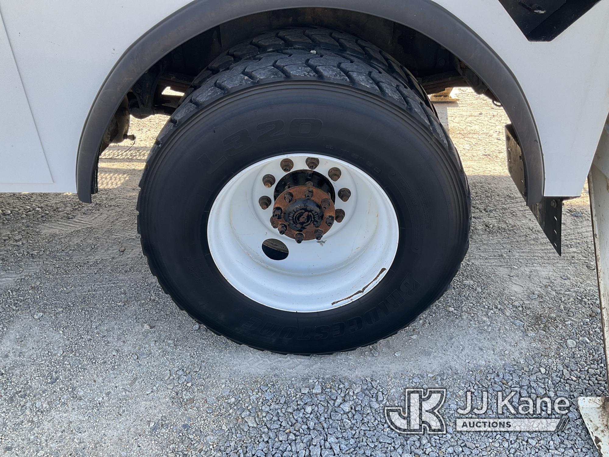 (Villa Rica, GA) Altec AA55-MH, Material Handling Bucket Truck rear mounted on 2016 International 43