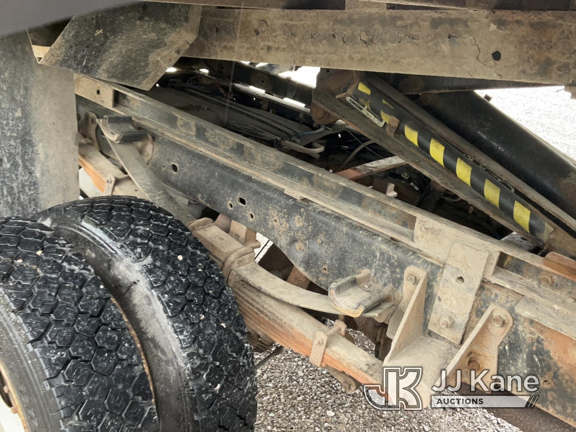 (Verona, KY) 2014 Ford F550 4x4 Chipper Dump Truck Runs, Moves & Dump Operates) (Check Engine Light