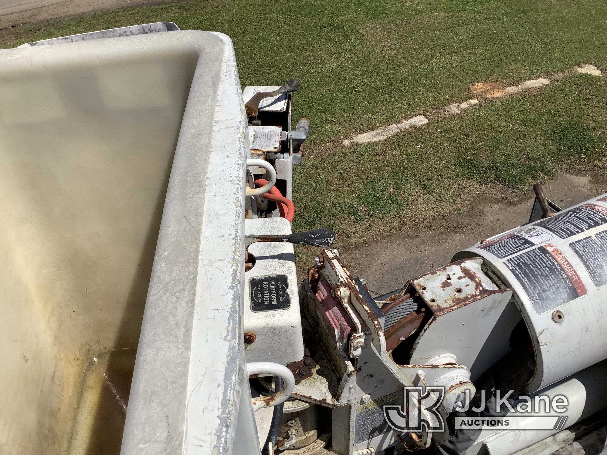 (Graysville, AL) Altec AA500L, Bucket Truck rear mounted on 2005 Freightliner M2 106 Utility Truck,