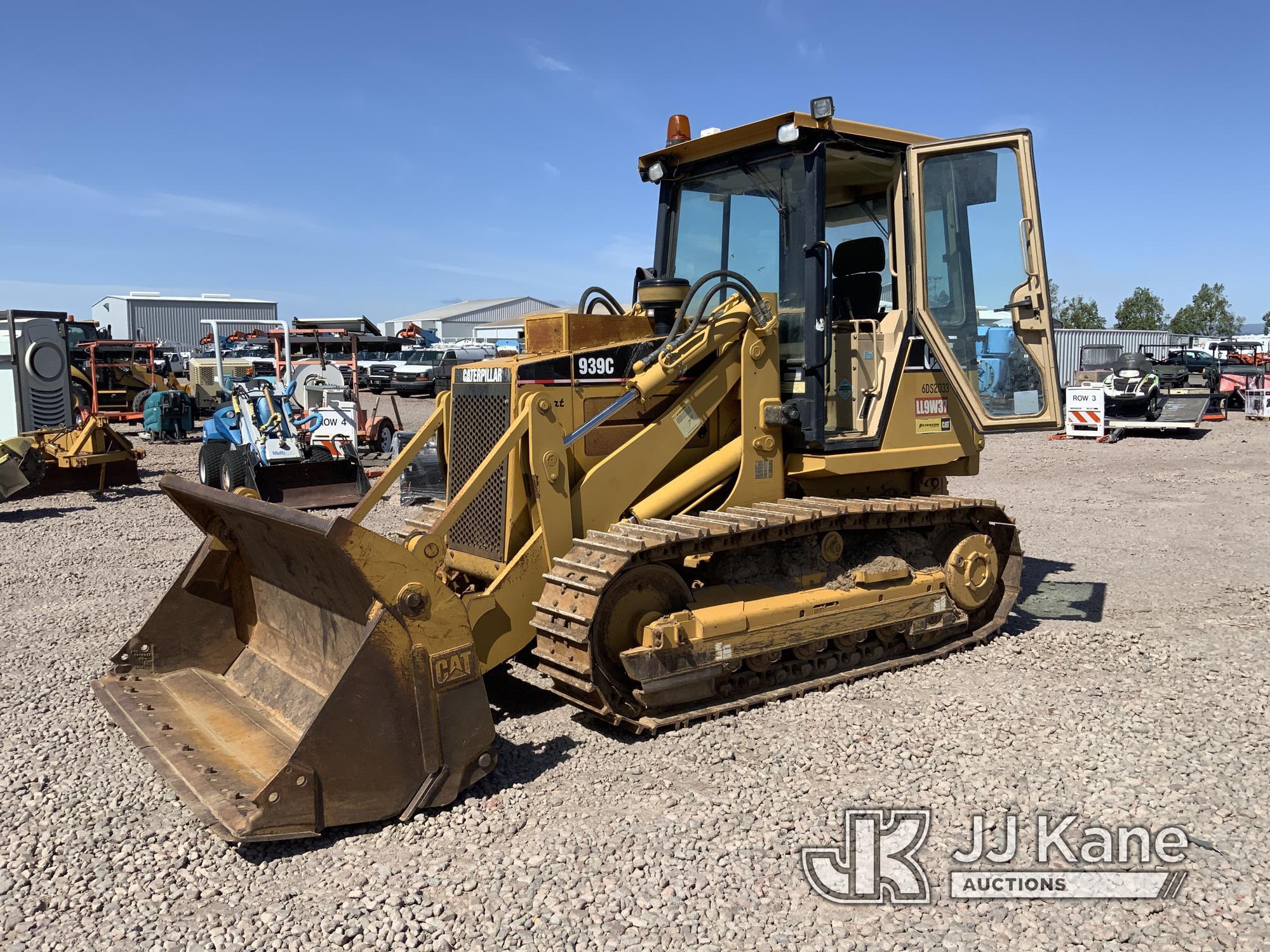 (Dixon, CA) 2009 Cat 939C Crawler Loader Runs, Moves & Operates