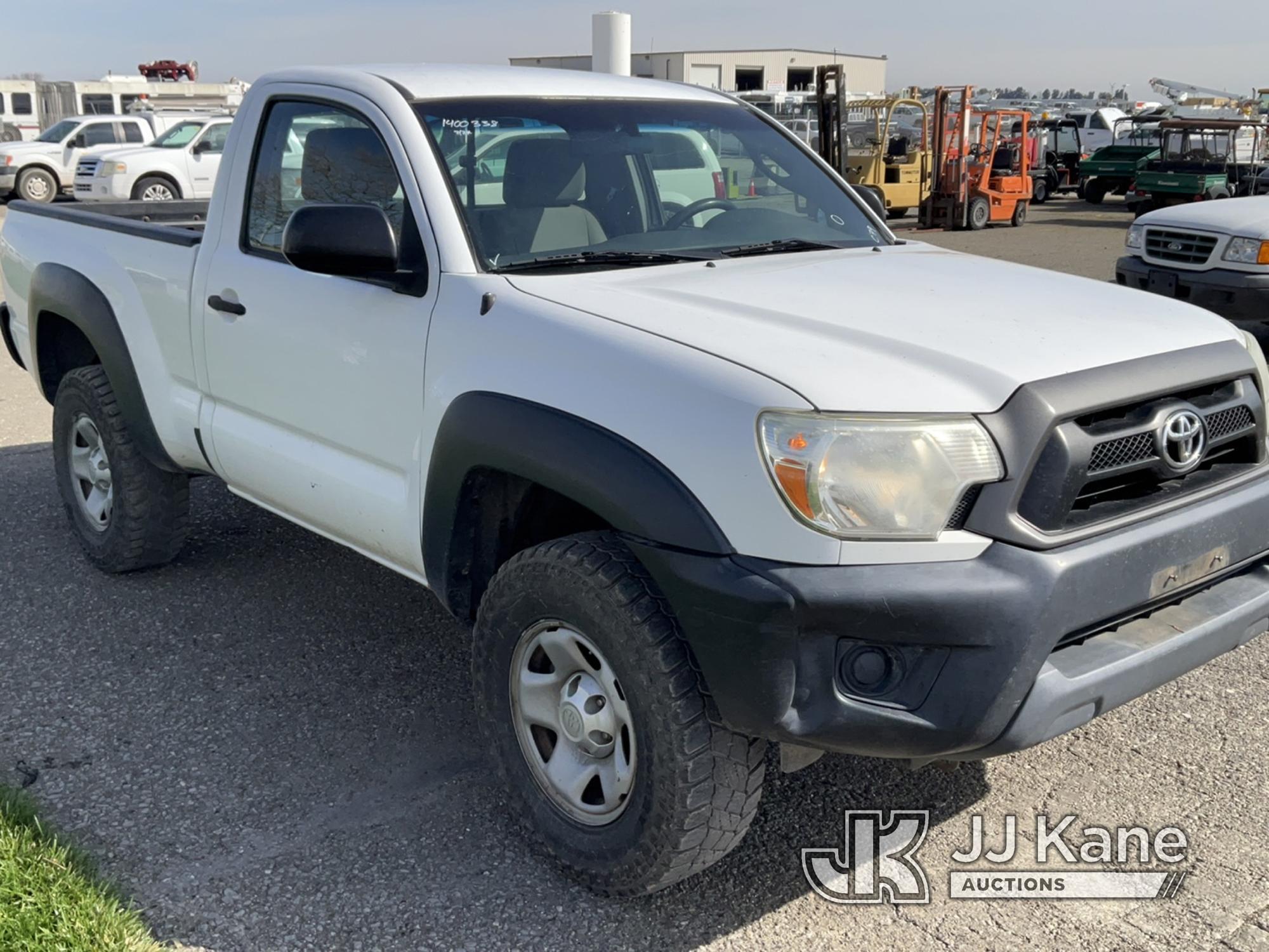 (Dixon, CA) 2014 Toyota Tacoma 4x4 Pickup Truck Runs & Moves