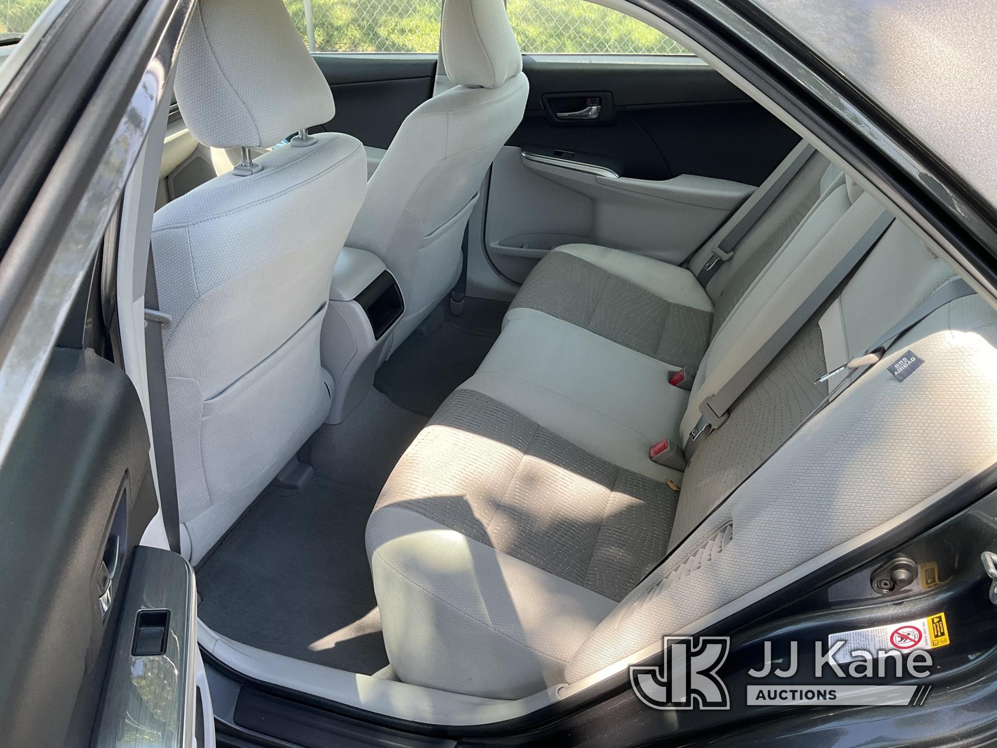 (Dixon, CA) 2013 Toyota Camry 4-Door Sedan Runs & Moves