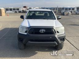 (Dixon, CA) 2015 Toyota Tacoma 4x4 Extended-Cab Pickup Truck Runs & Moves)(Door only locks manually