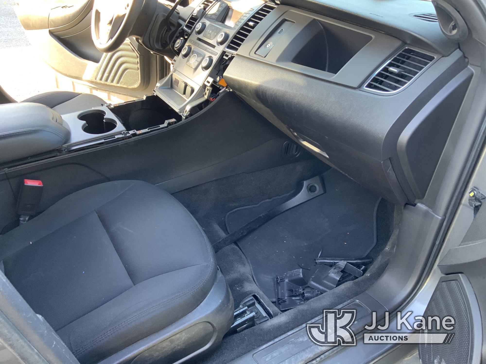 (Dixon, CA) 2015 Ford Taurus AWD 4-Door Sedan Runs & Moves, Interior Panels Removed