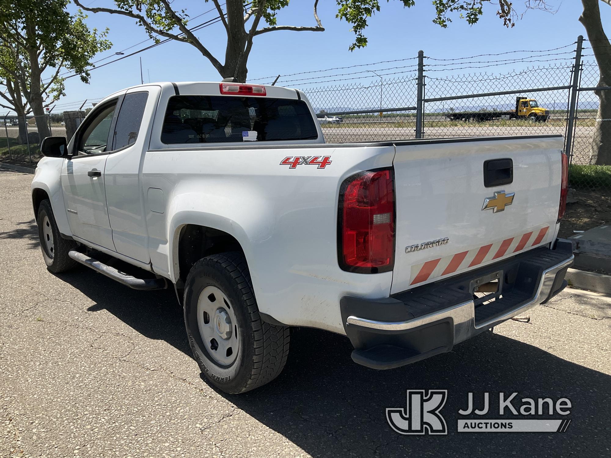 (Dixon, CA) 2016 Chevrolet Colorado 4x4 Extended-Cab Pickup Truck Runs & Moves) (Oil Leak