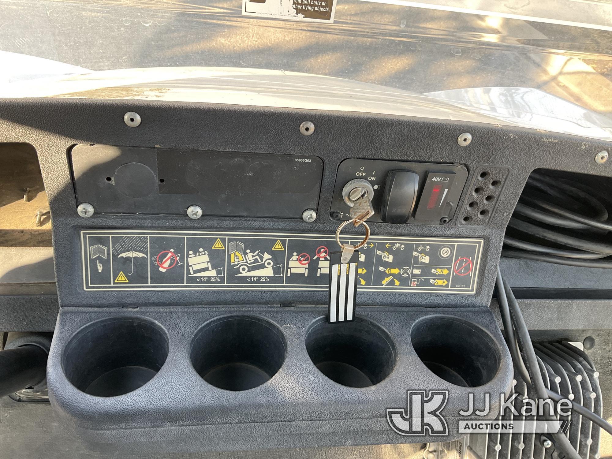 (Dixon, CA) 2019 EZGO Express S4 Cushman EZGO 4 passenger Cart. Moves) (BOS