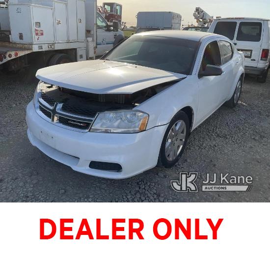 (Dixon, CA) 2013 Dodge Avenger 4-Door Sedan Runs & Moves) (Bad Alternator Needs Jumpbox To Run.