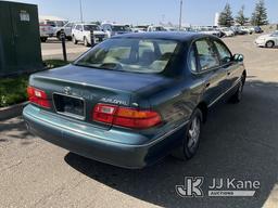 (Dixon, CA) 1999 Toyota AVALON 4-Door Sedan Runs & Moves) (Cracked Windshield