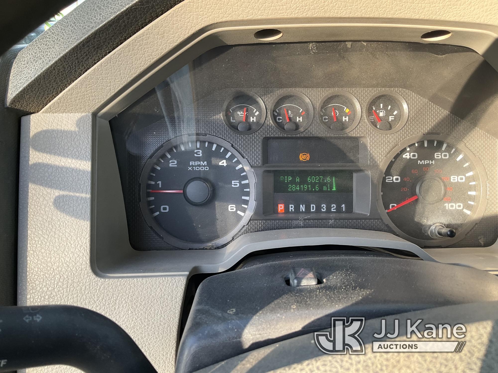 (Dixon, CA) 2009 Ford F350 4x4 Crew-Cab Pickup Truck Runs & Moves) (ABS Light Is On, Driver Side Mir