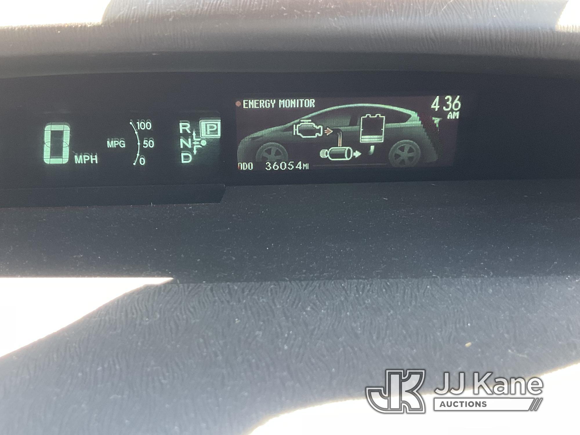 (Dixon, CA) 2014 Toyota Prius 4-Door Hybrid Sedan Runs & Moves