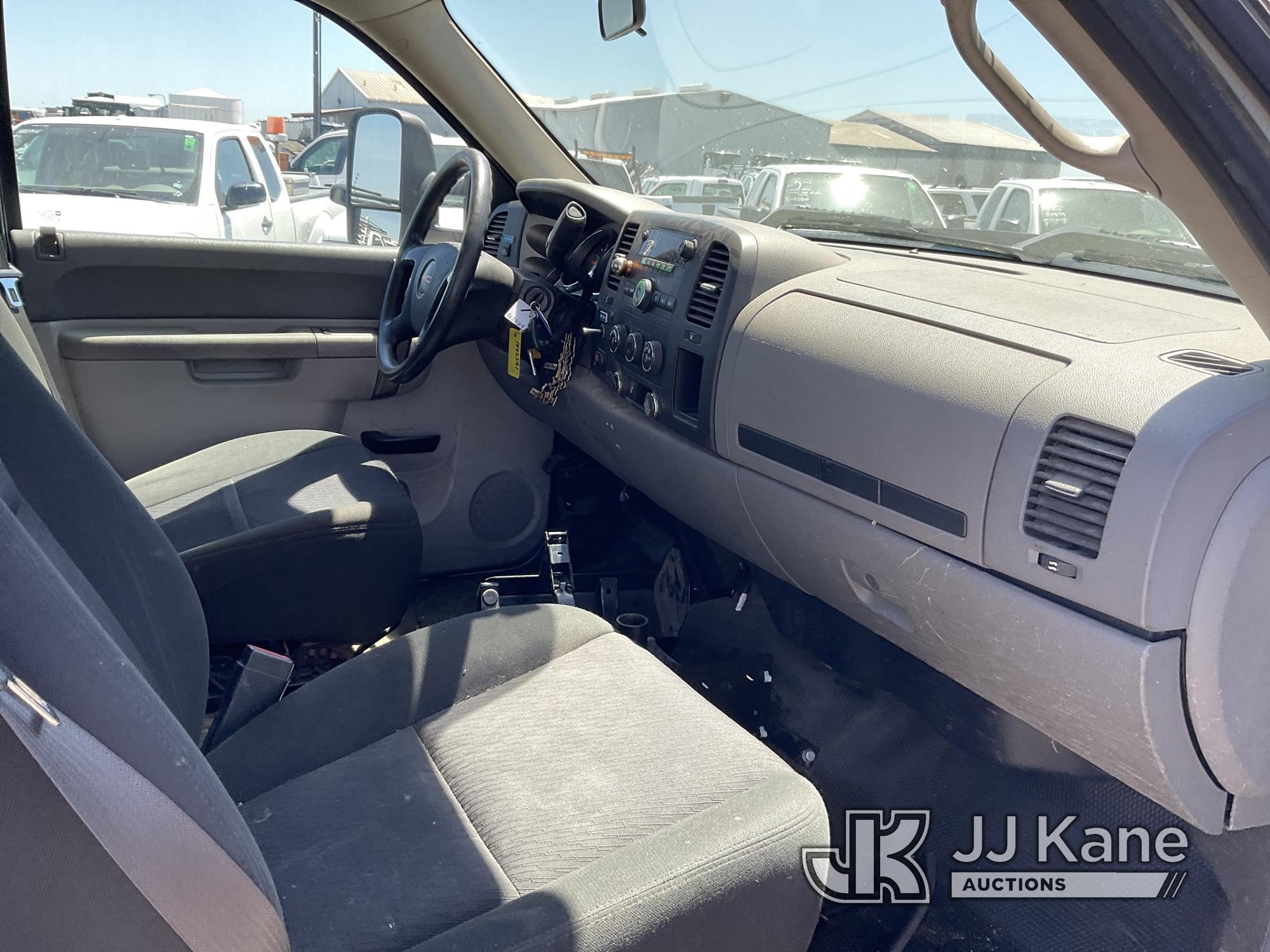 (Dixon, CA) 2012 GMC Sierra 2500 Pickup Truck Runs & Moves, Monitors