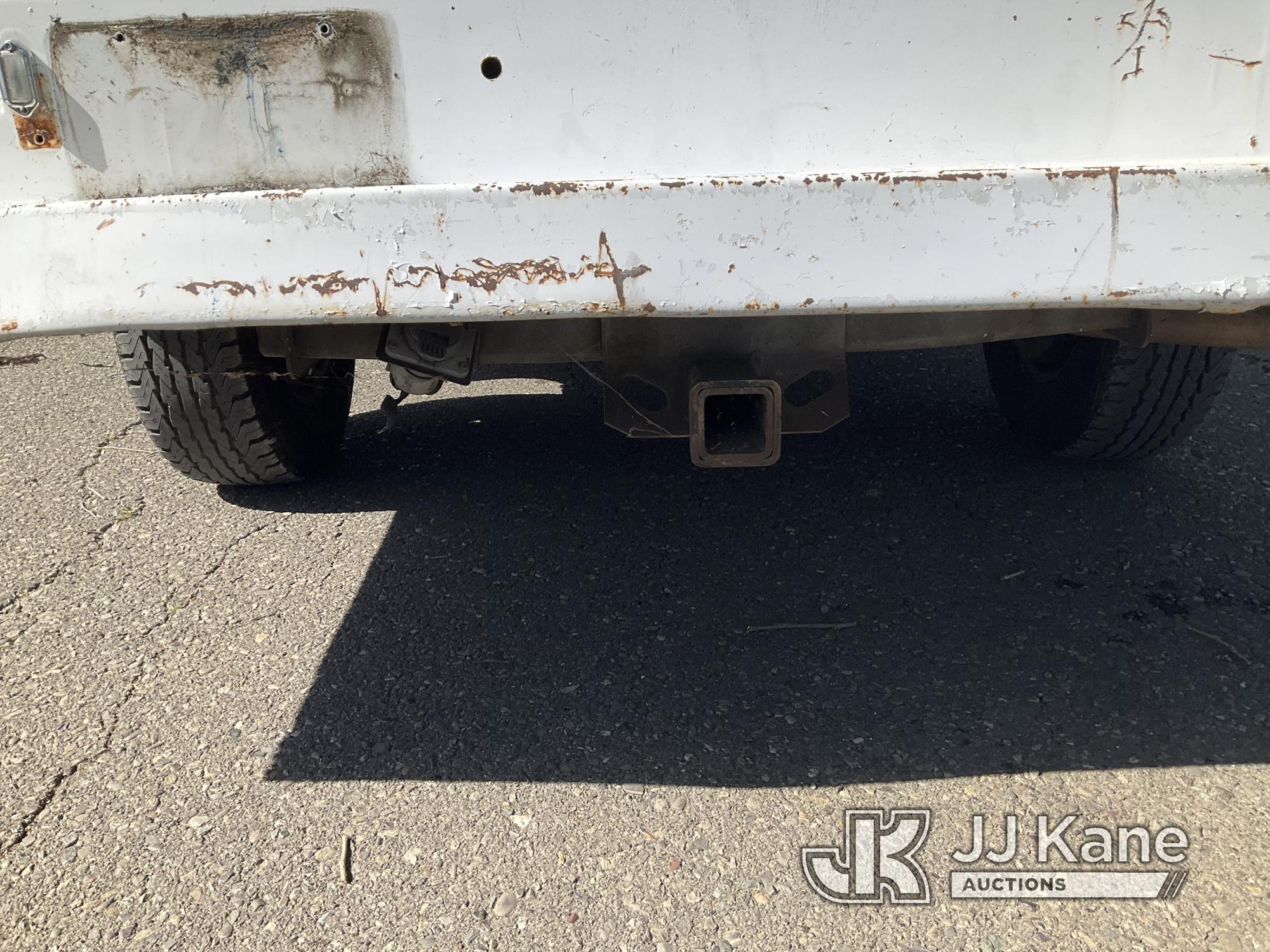 (Dixon, CA) 1999 Ford F250 Service Truck Runs & Moves) (Rust Damage, Shifter Gauge Not Functioning,