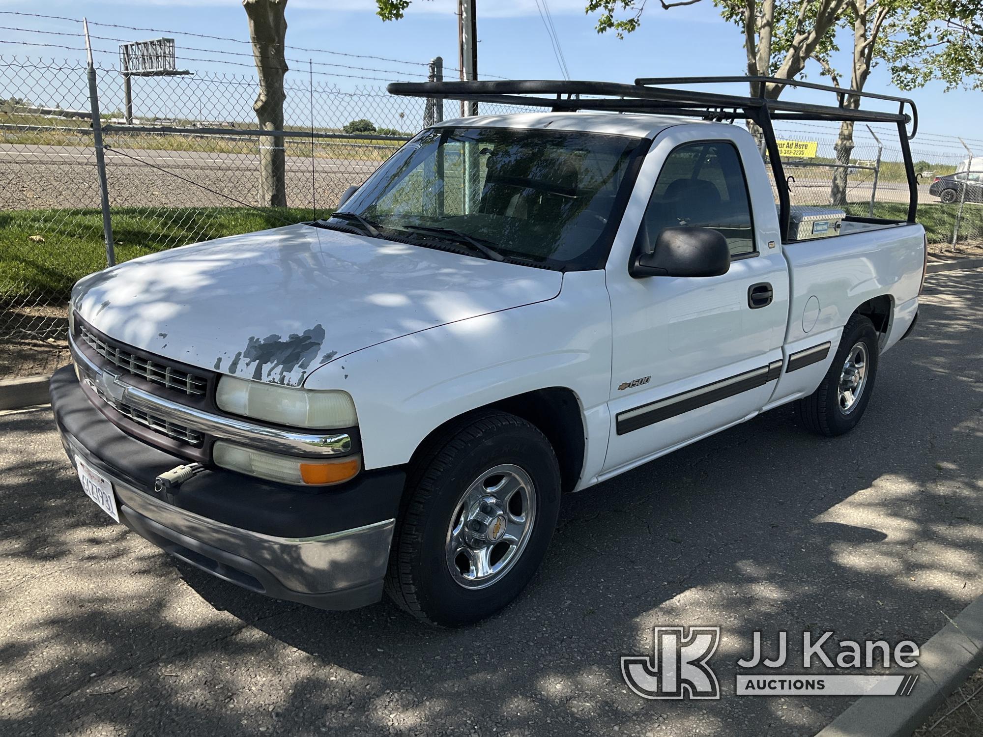 (Dixon, CA) 2002 Chevrolet Silverado 1500 Pickup Truck Runs & Moves.