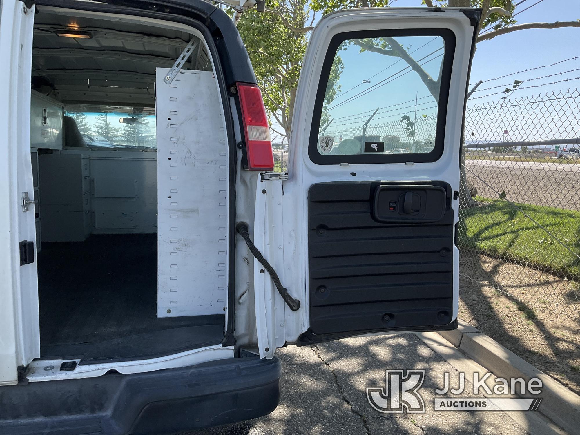 (Dixon, CA) 2006 Chevrolet Express G3500 Cargo Van Runs & Moves, Engine Ticks