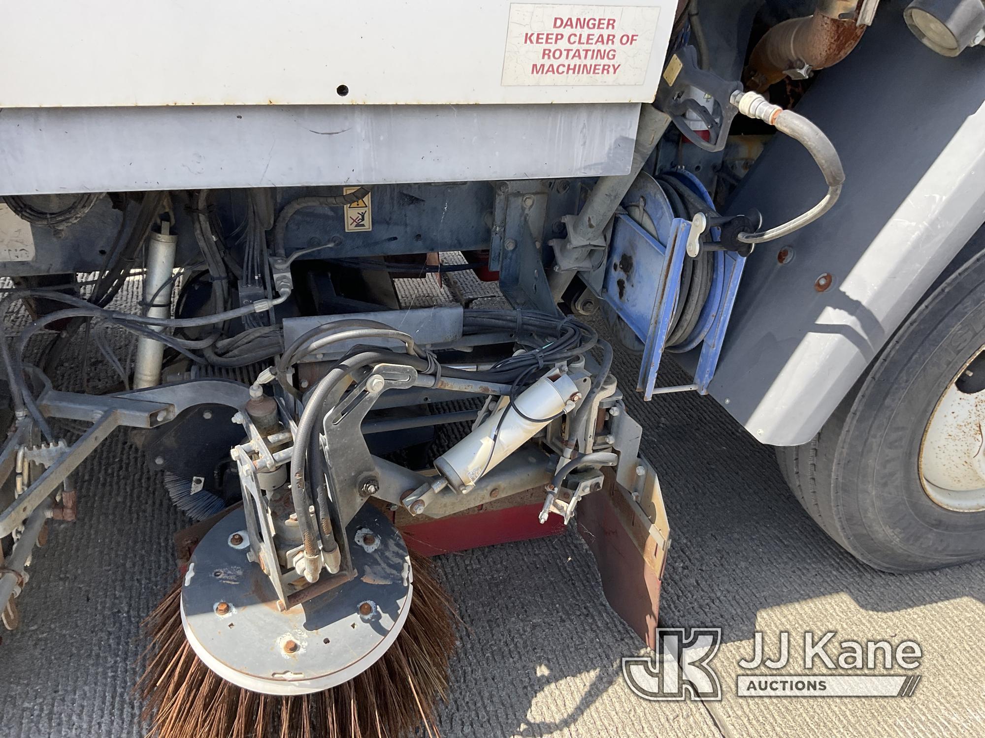 (Dixon, CA) 2003 Freightliner HC70 Street Sweeper Truck Runs & Moves) (Secondary Motor Runs, Does No