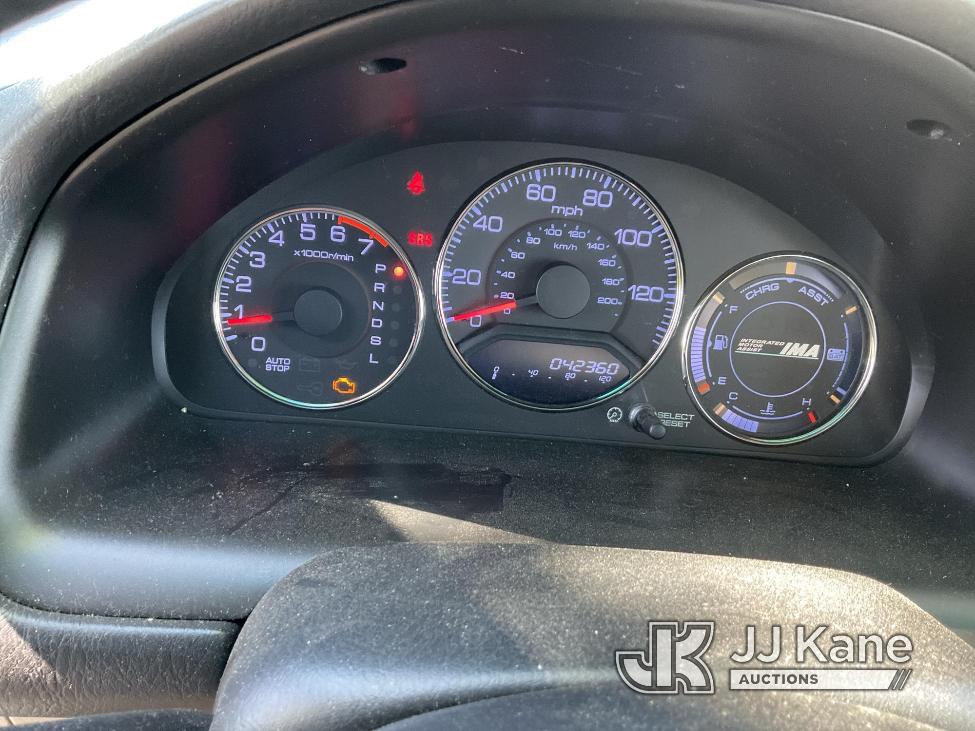 (Dixon, CA) 2003 Honda Civic Hybrid 4-Door Hybrid Sedan Runs & Moves)(Check Engine Light On)( SRS Li