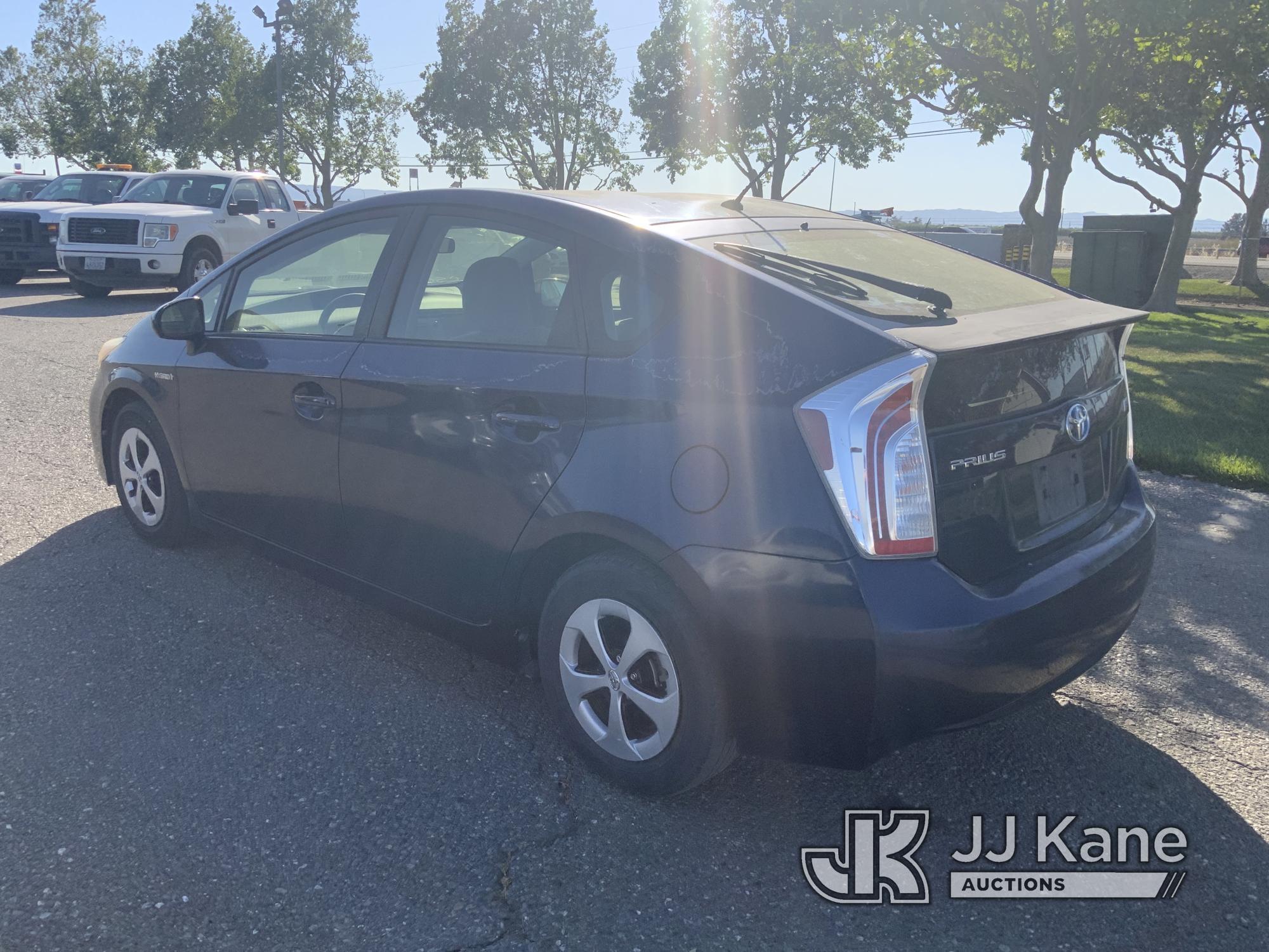 (Dixon, CA) 2012 Toyota Prius 4-Door Hybrid Sedan Runs & Moves