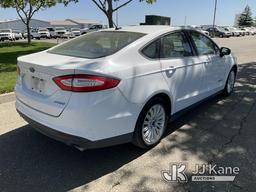 (Dixon, CA) 2016 Ford Fusion Hybrid 4-Door Sedan Runs & Moves