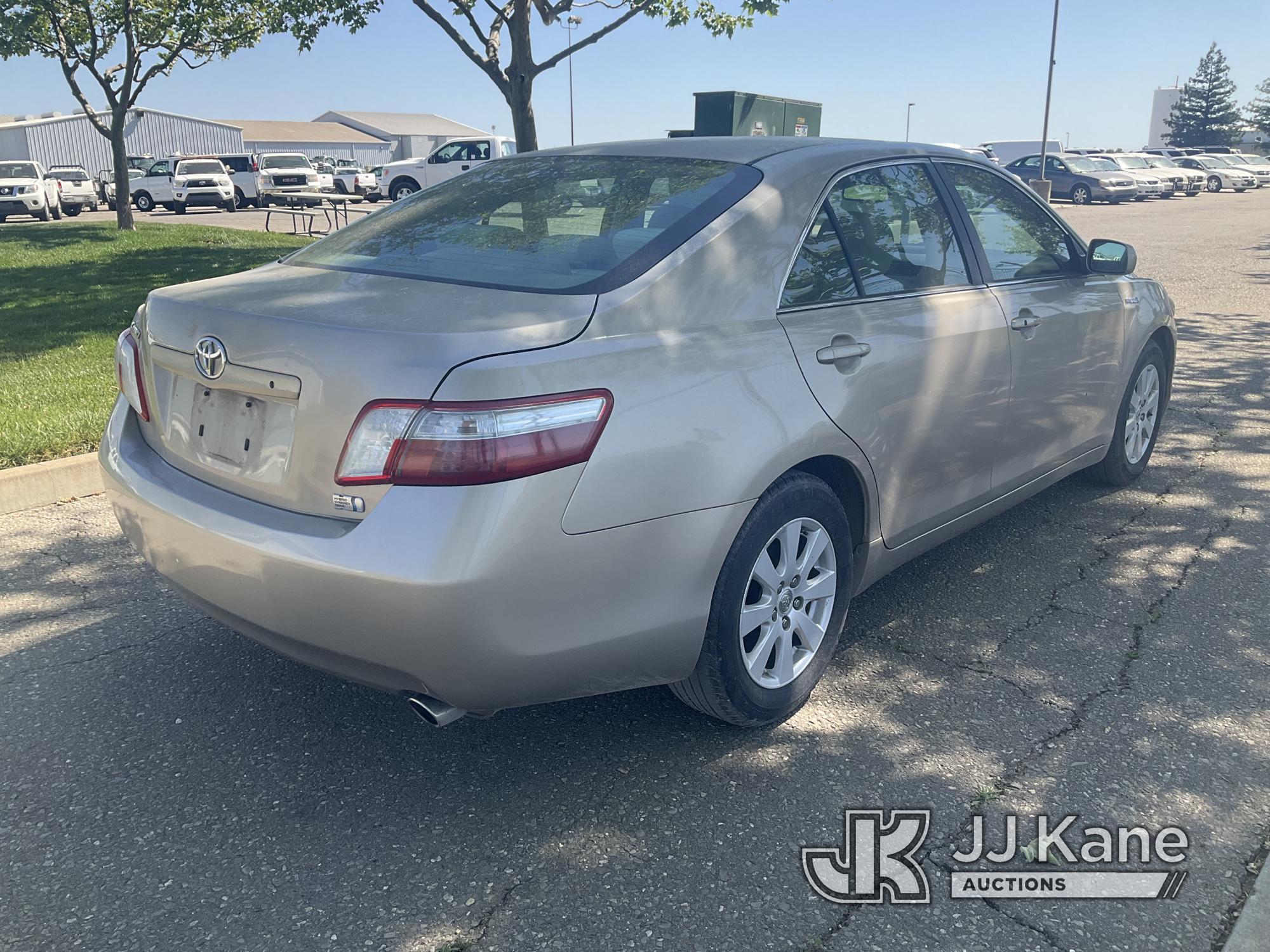 (Dixon, CA) 2007 Toyota Camry 4-Door Hybrid Sedan Runs & Moves