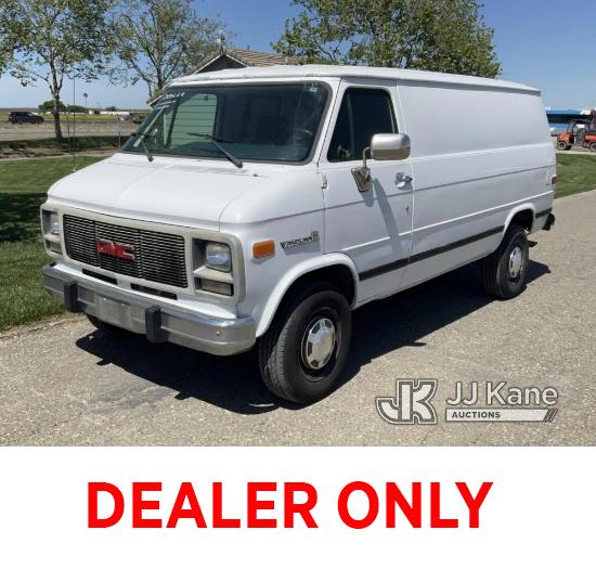 (Dixon, CA) 1995 GMC Vandura G3500 Cargo Van Runs & Moves) (ABS Light On, Cracked Windshield, GVWR L