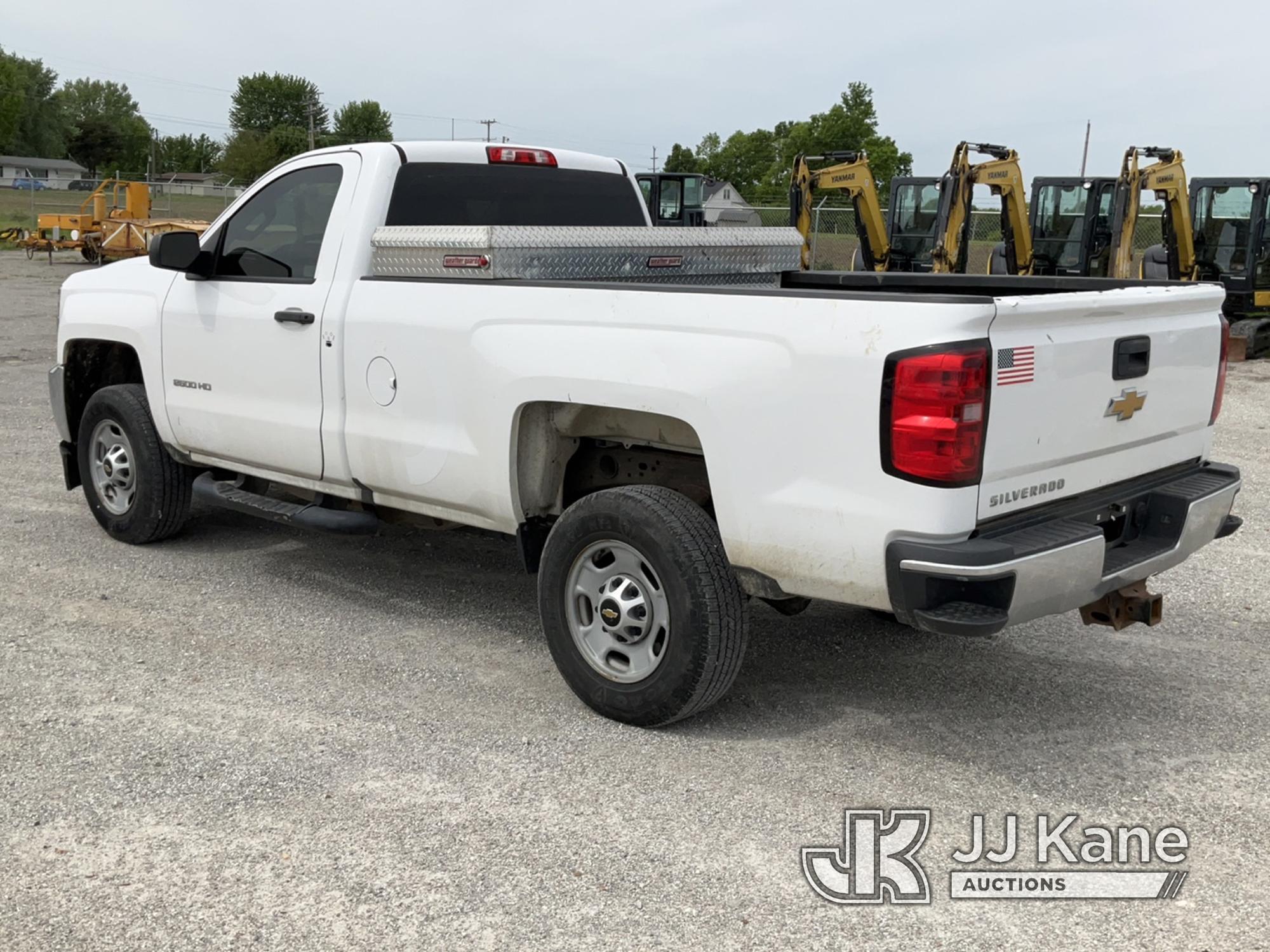 (Hawk Point, MO) 2016 Chevrolet Silverado 2500HD Pickup Truck Runs and moves. (Dash display inoperab