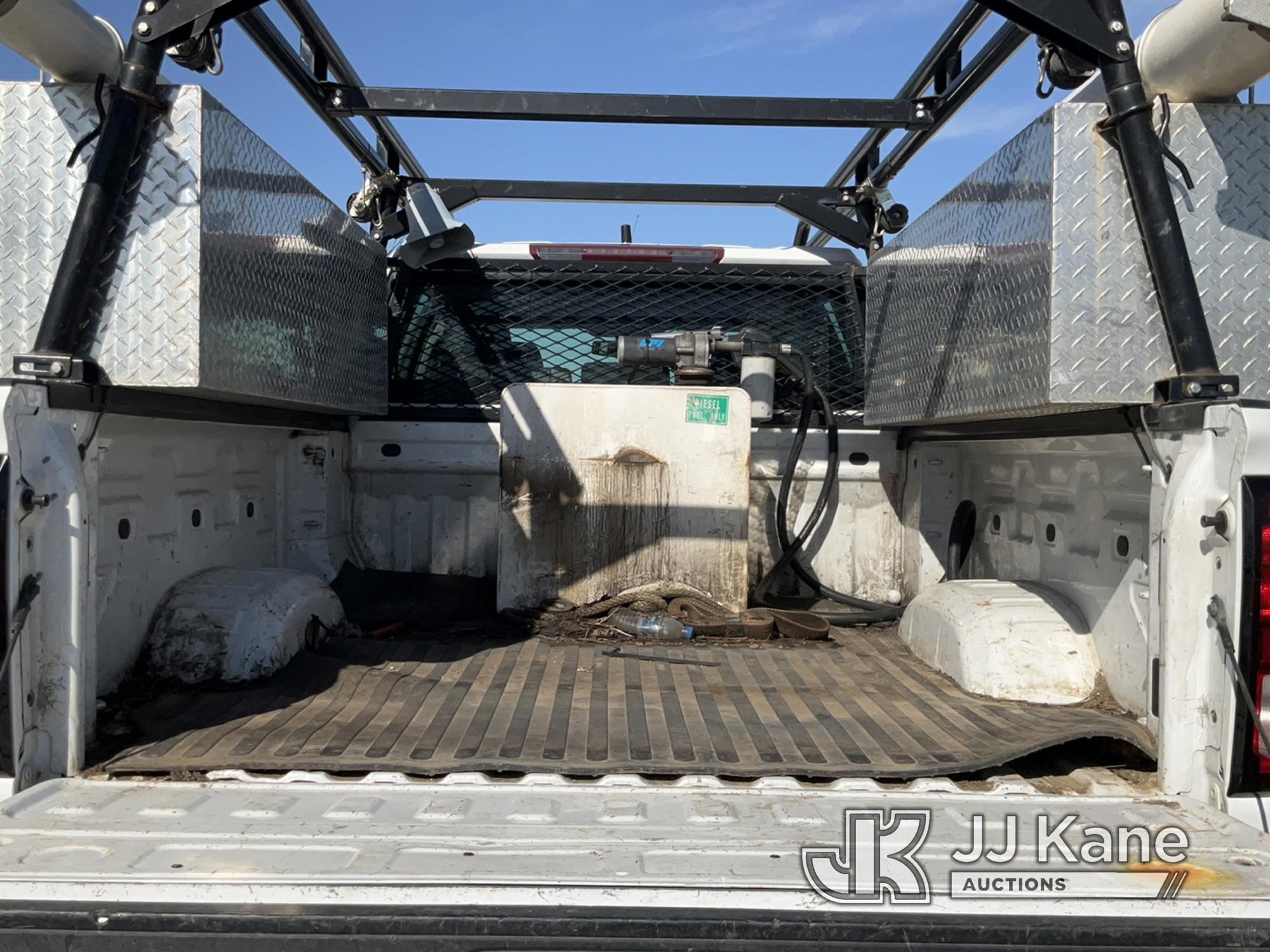 (South Beloit, IL) 2020 GMC Sierra 2500HD 4x4 Crew-Cab Pickup Truck Runs & Moves) (Paint Damage