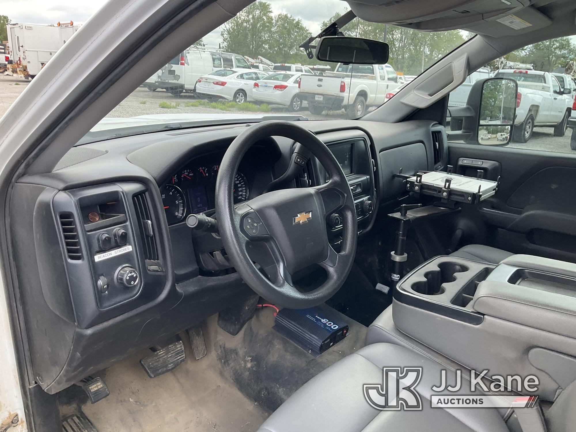 (Hawk Point, MO) 2018 Chevrolet Silverado 1500 Pickup Truck Runs & Moves.