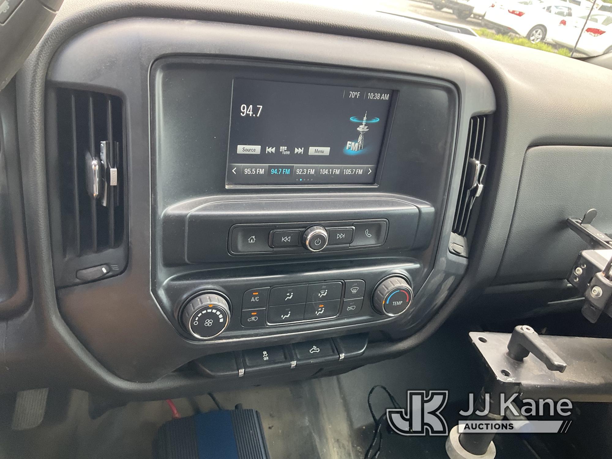 (Hawk Point, MO) 2018 Chevrolet Silverado 1500 Pickup Truck Runs & Moves.