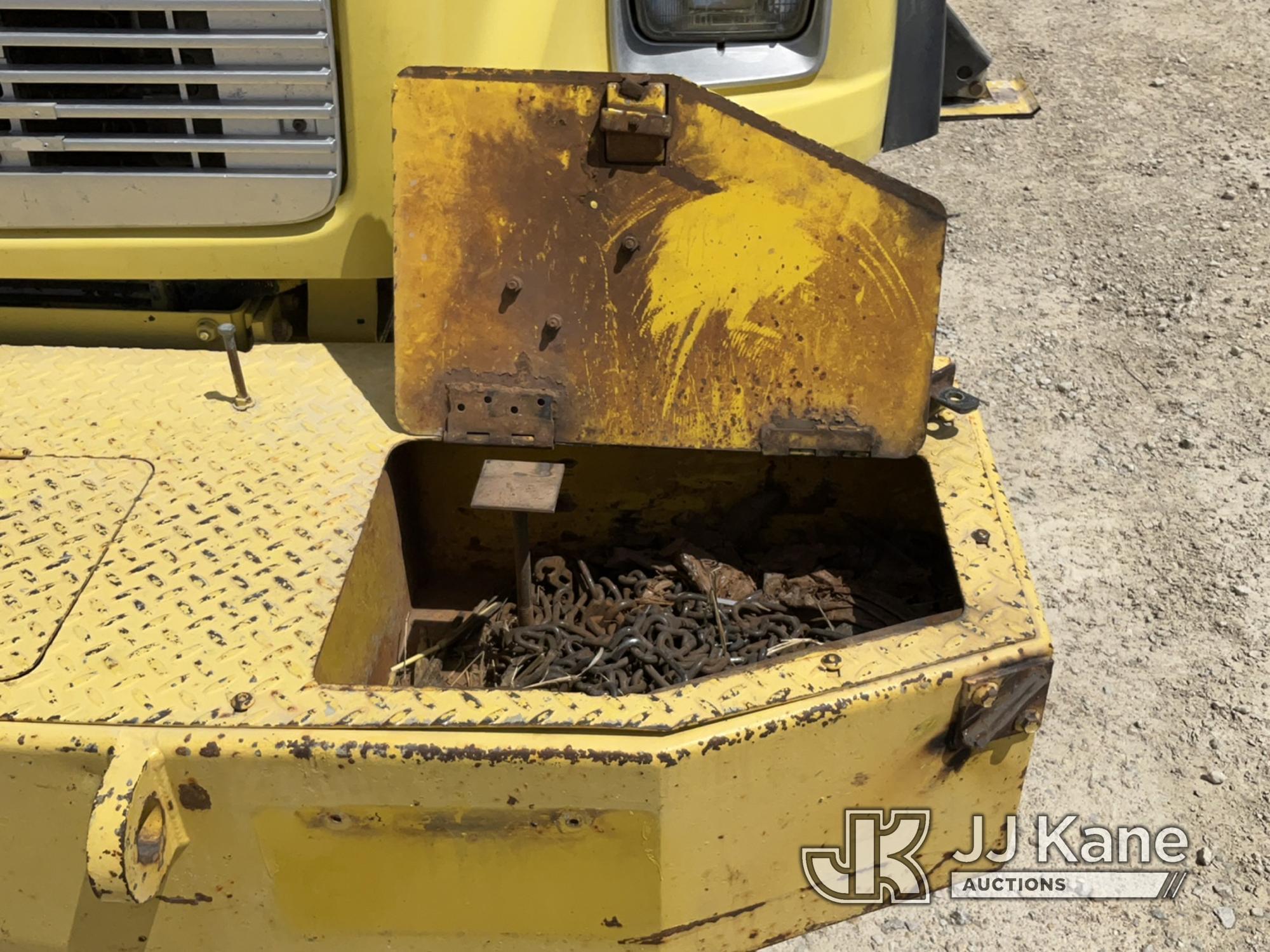 (Vinton, IA) Altec D2055-TR, Digger Derrick rear mounted on 2001 Freightliner FL80 T/A Utility Truck