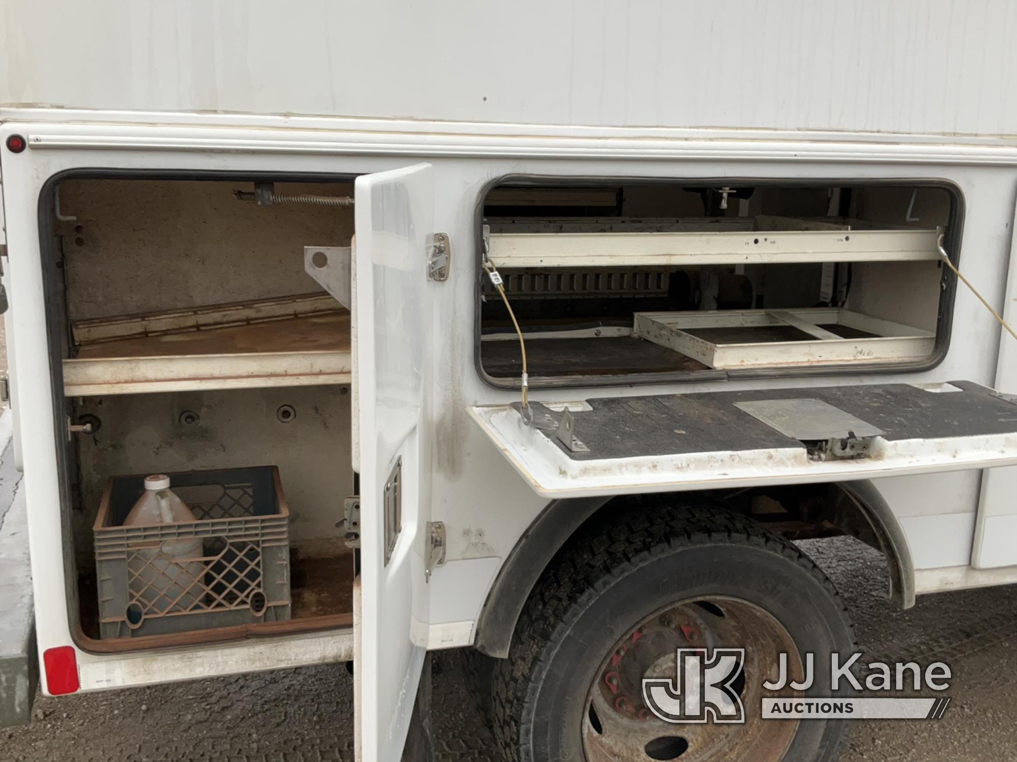 (Des Moines, IA) 2013 Ford F550 4x4 Extended-Cab Enclosed Service Truck Runs, Moves, RPMs Unstable A