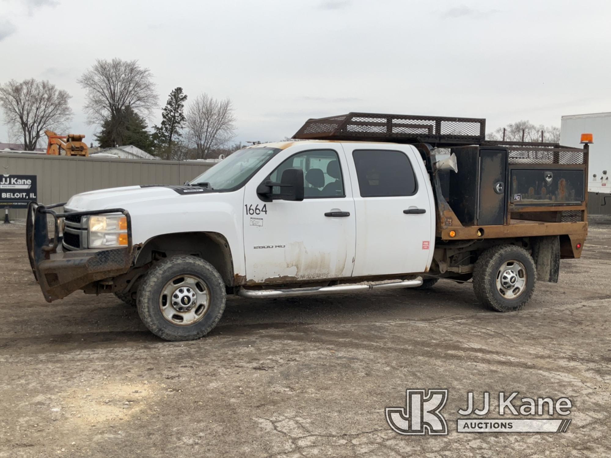 (South Beloit, IL) 2014 Chevrolet Silverado 2500HD 4x4 Crew-Cab Flatbed/Service Truck Runs & Moves)