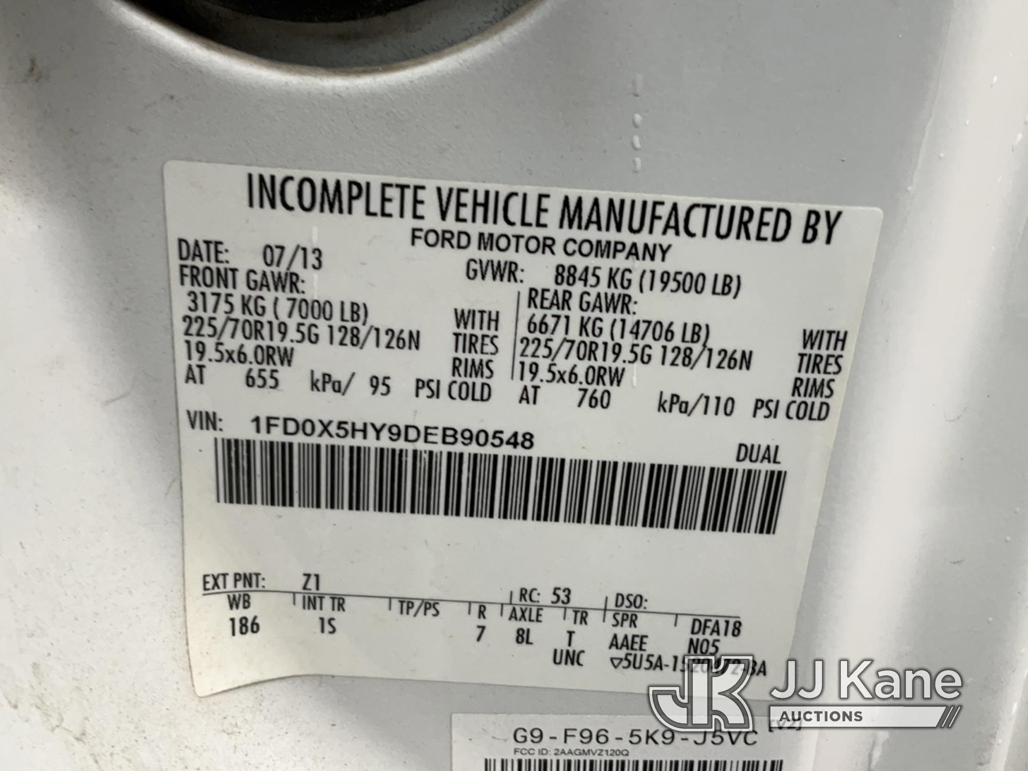 (Des Moines, IA) 2013 Ford F550 4x4 Extended-Cab Enclosed Service Truck Runs, Moves, RPMs Unstable A