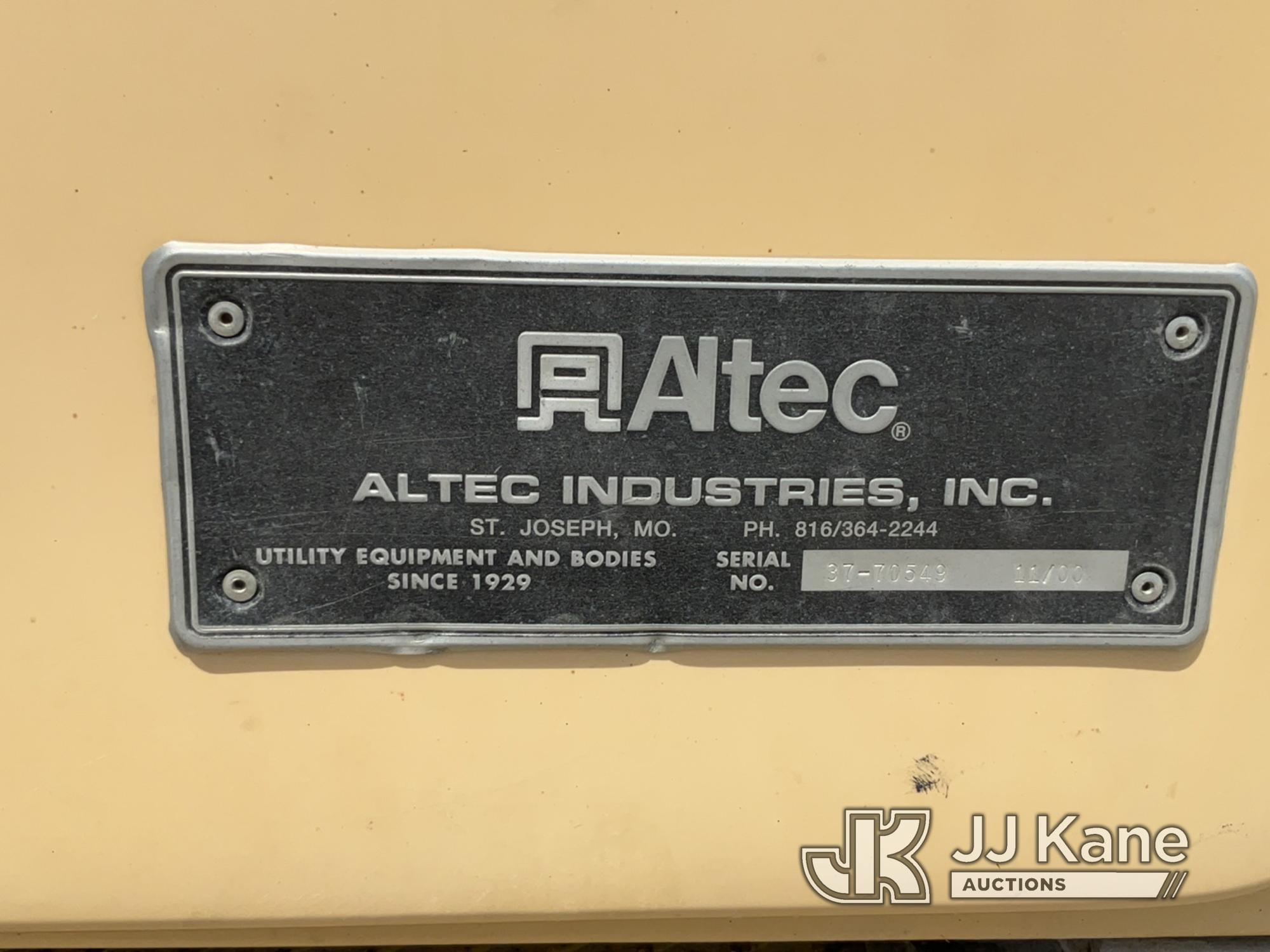 (Vinton, IA) Altec D2055-TR, Digger Derrick rear mounted on 2001 Freightliner FL80 T/A Utility Truck