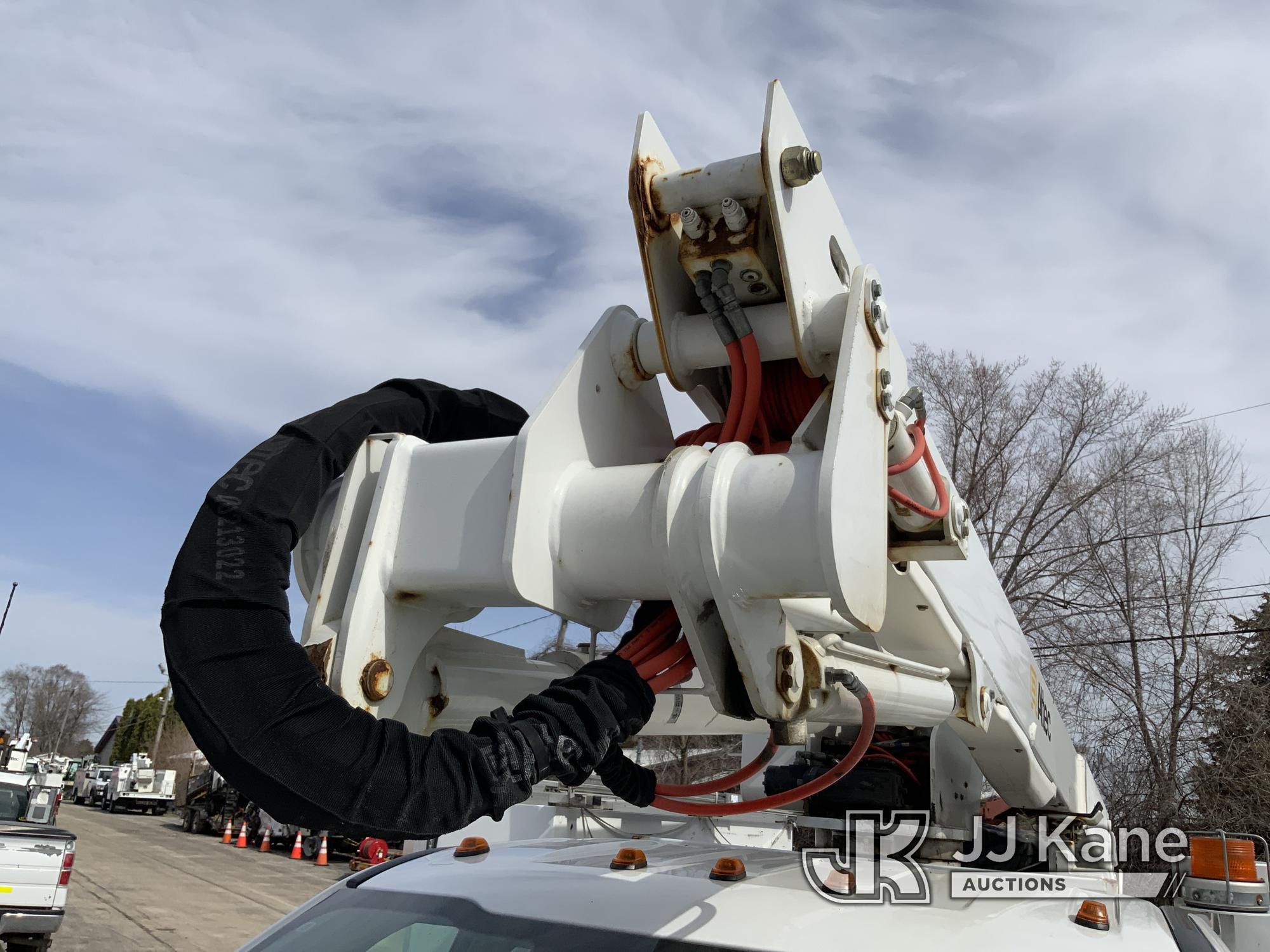 (South Beloit, IL) Altec AT40G, Articulating & Telescopic Bucket Truck mounted behind cab on 2017 Fo