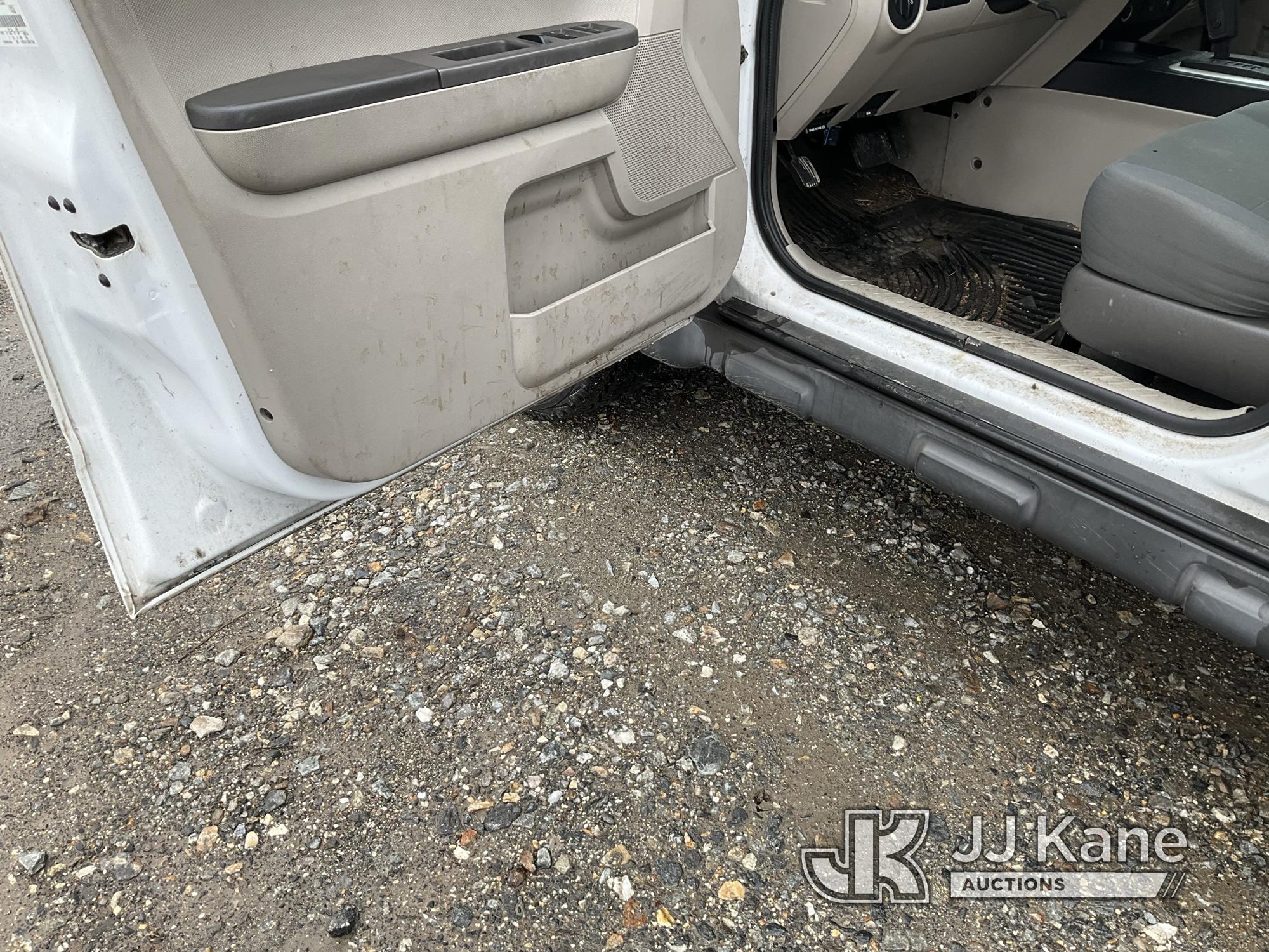 (Shrewsbury, MA) 2011 Ford Escape 4x4 4-Door Sport Utility Vehicle Runs & Moves) (Rust Damage