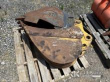 John Deere 12in Digging Bucket