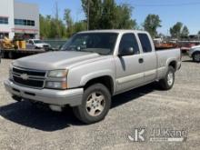 2006 Chevrolet Silverado 1500 4x4 Extended-Cab Pickup Truck Runs & Moves)(Jump to Start